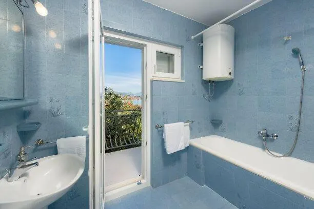 Irena - Longevity Retreat 아파트 트로기르