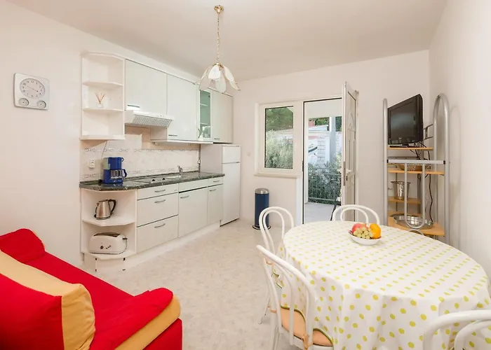 Irena - Longevity Retreat 아파트 트로기르