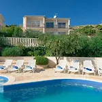 Apartment Irena - Longevity Retreat *