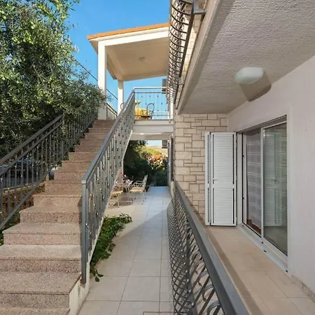 Irena Apartment