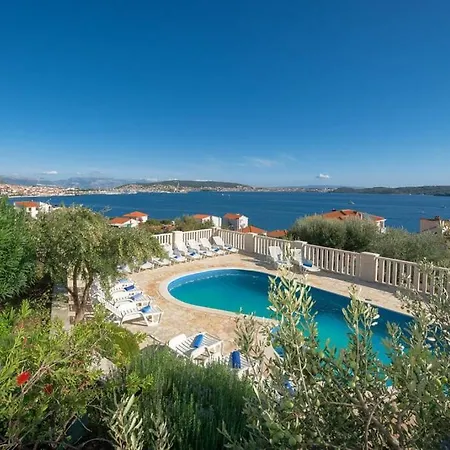 Apartment Irena *