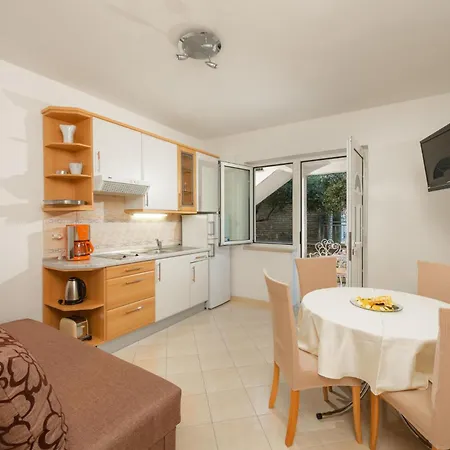 Irena Apartment