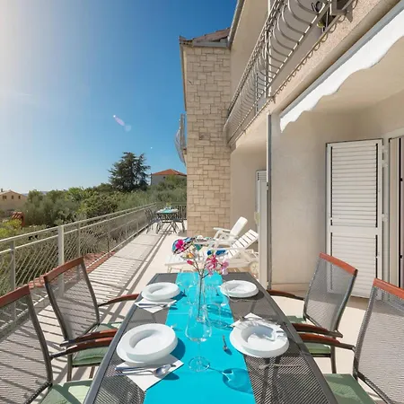 Irena Apartman Trogir