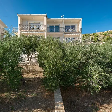 Irena Apartment
